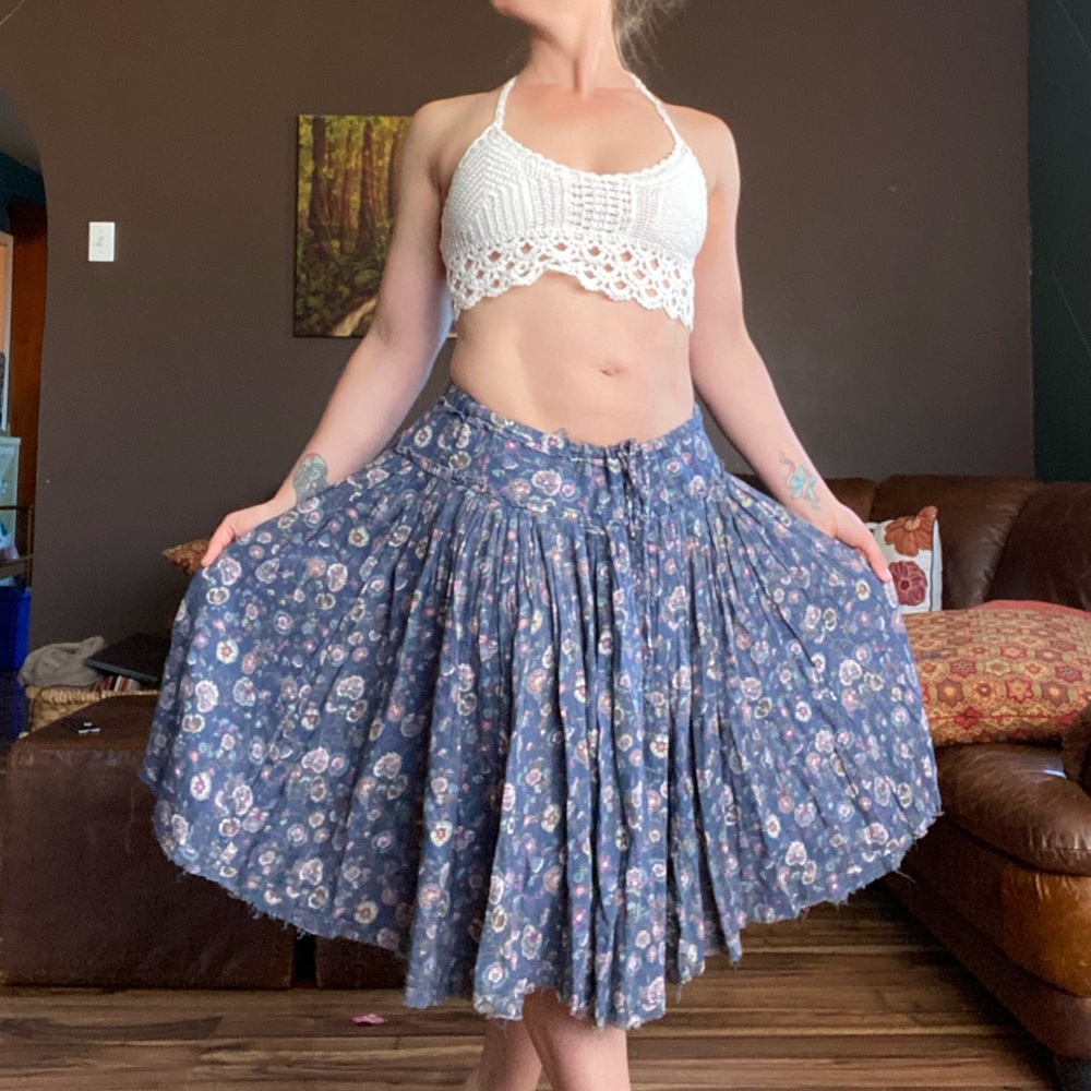 American Eagle Broom Skirt